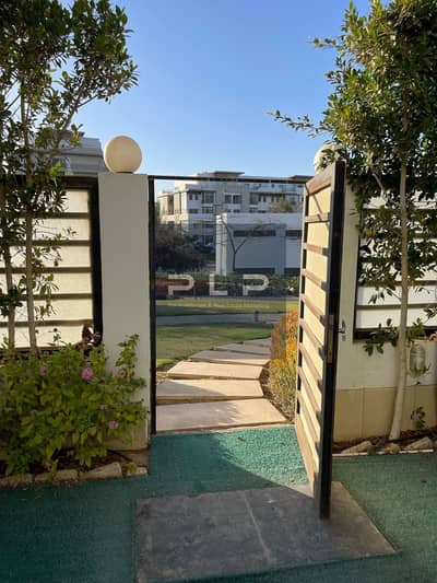 Corner townhouse villa for sale fully finished with air conditioners ready for immediate delivery prime location in Hyde Park Compound Fifth Settlemen