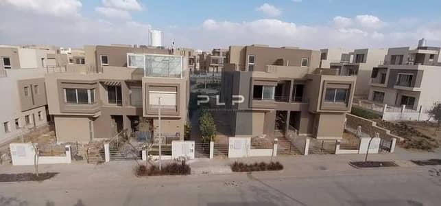 Lowest Price Resale Twin House Ready for Immediate Delivery for Sale in Palm Hills New Cairo Just Minutes Away from AUC