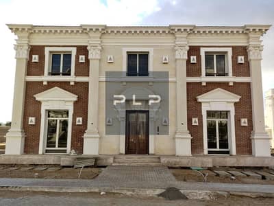 A ready-to-move-in detached villa for less than the market price in Mountain View Hyde Park Compound with an open view of the landscape.