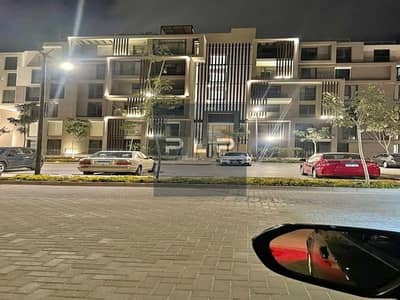 شقة للبيع اقل من سعر السوق جاهزة علي السكن والمفتاح في قلب هليوبوليس الجديدة كمبوند سوديك ايست بفيو مفتوح علي لاند سكيب