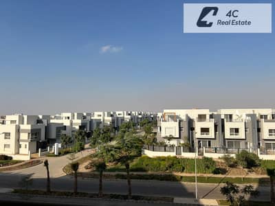 للبيع توين هاوس ٣٠٠متر ٥ غرف نوم بحري مقدم وأقساط كمبوند هايد بارك شارع التسعين الجنوبي التجمع الخامس