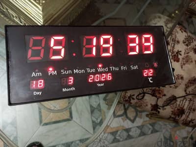 LED Digital Wall Clock , ساعة حائط رقمية كبيرة حمراء، 36سم في 15سم