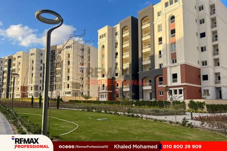 Own a twin house villa with the nearest delivery and 5-year payment plan in Alex West