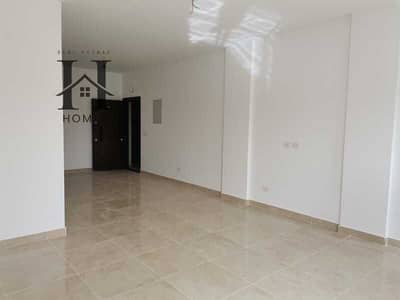 شقة للبيع مميزة داخل كمبوند فيفث سكوير من Al Marasem Development بموقع راقي وقريب من أهم الخدمات والمحاور.