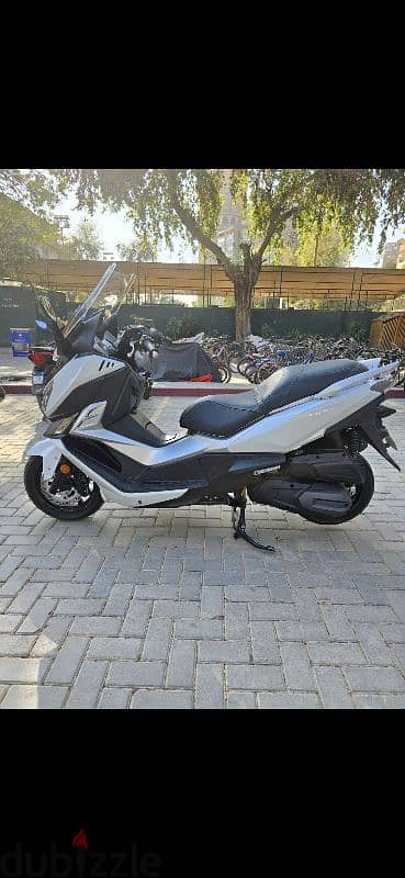 اسكوتر SYM Cruisym 300 كسر زيرو