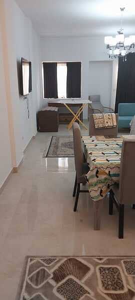 شقة للبيع مميزة داخل كمبوند فيفث سكوير من Al Marasem Development بموقع راقي وقريب من أهم الخدمات والمحاور الرئيسية.