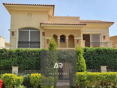 فيلا لقطه للايجار نص مفروش بالمطبخ والاجهزه والتكييفات في كمبوند ستون بارك بجوار كمبوند كايرو فيستيفال - القاهره الجديده