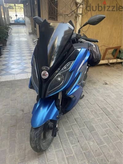 Kymco K-XCT 300i scooter