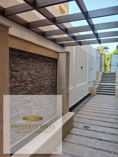 A villa in the Golden Square, ready to move in, with a landscape view.