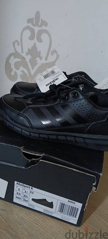 adidas  Altasport k size 33 1/2. . new original with  box. . kids