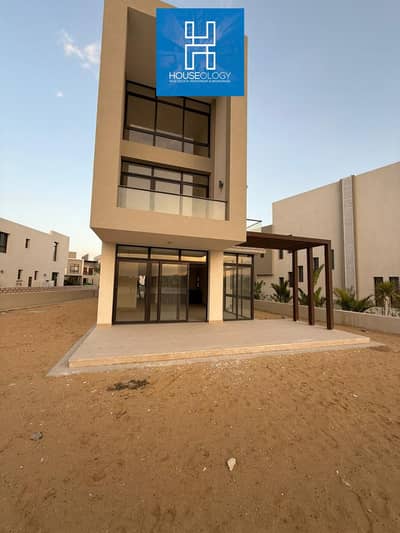 ستاندالون فيلا صف اول لاجون 5غرف نوم استلام فوري متشطبة بالتكييفات والمطبخ برايم لوكيشن*AZHA AIN SOKHNA - Tucana VILLAGE*