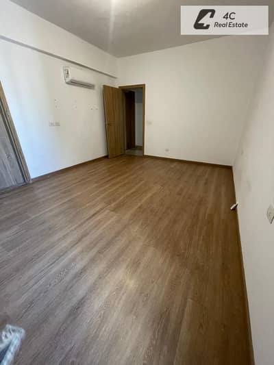 شقة  للايجار غرفتين  تشطيب كامل بالتكييفات اقوي لوكيشن فيو club house  في المراسم فيفث سكوير في الجولدن اسكوير التجمع الخامس القاهرة الجديدة