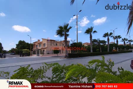 Open view directly overlooking the lake. Immediate delivery. Villa for sale 188 m in Alex West.