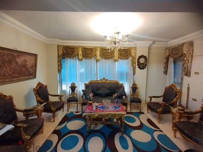 Gold-plated Salon