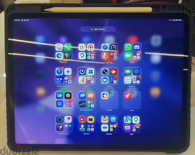 iPad pro 12.9 5th generation with apple pencile