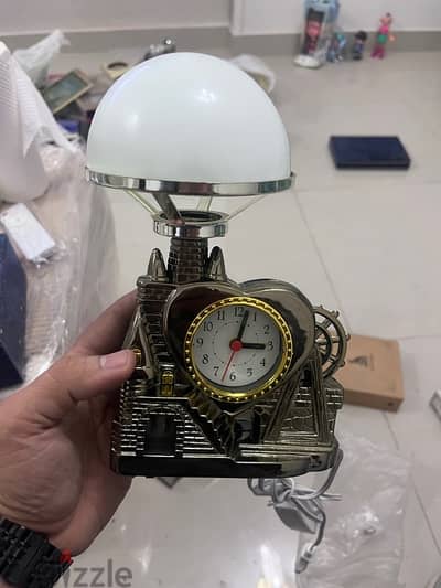 لمبه ساعه ديكور مكتب