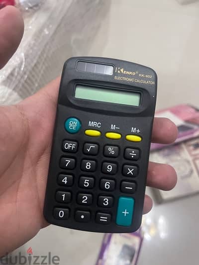 الات حاسبه جديده مش شغاله ممكن محتاجه حجر