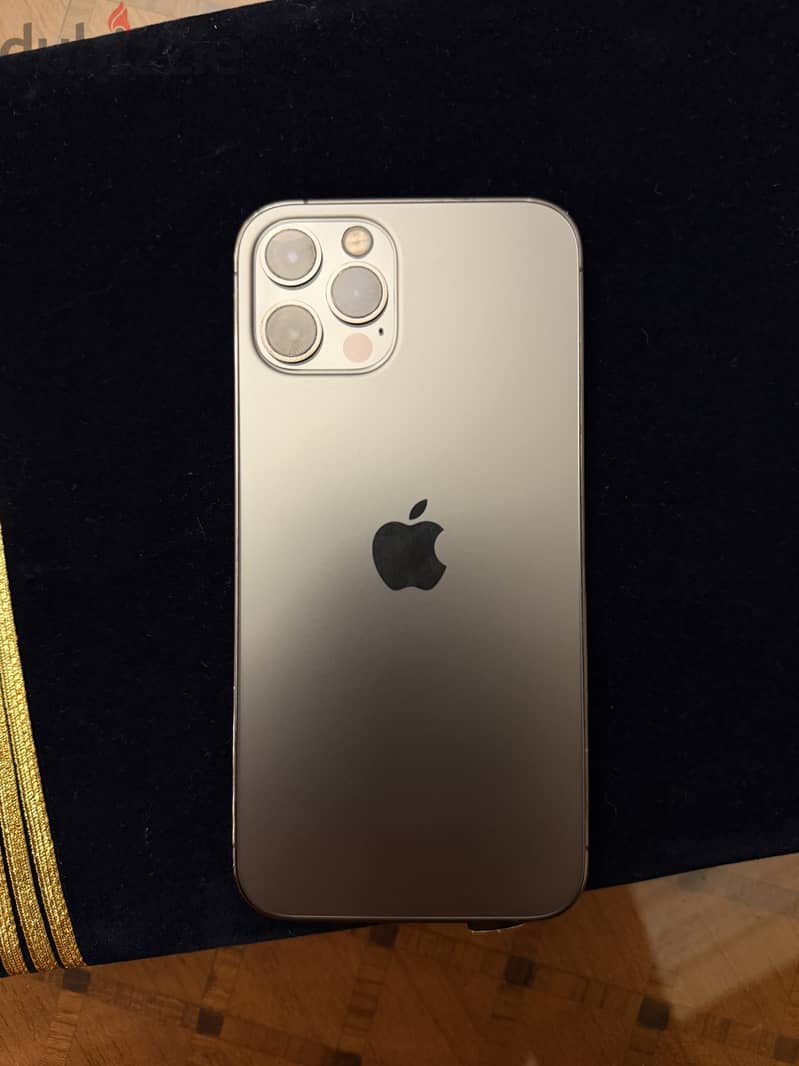 iPhone 12 Pro 256GB Graphite – Excellent Condition 5
