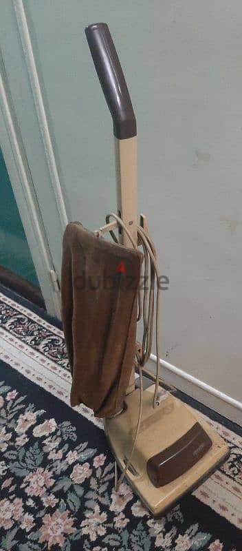 مكنسه كهربائية