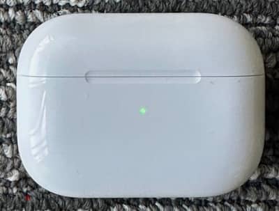 ‎‏Original Airpods Pro 2 Lighting Case _ بوكس شحن ايربودز برو ٢ اصلية
