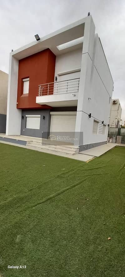 مدينتي للبيع فيلا نموذج i’ مودرن الفيلا موقع مميز جدا خطوه من الخدمات و خطوات من الساوث بارك و الجهاز و كل خدمات مدينتي