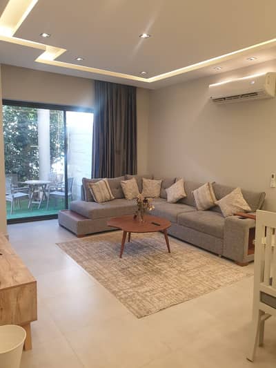 شقه 2 نوم  بحديقه خاصه لايجار مفروش  بالكامل الترا مودرن جاهز لسكن  فى  Lake View Residence فيو مفتوح