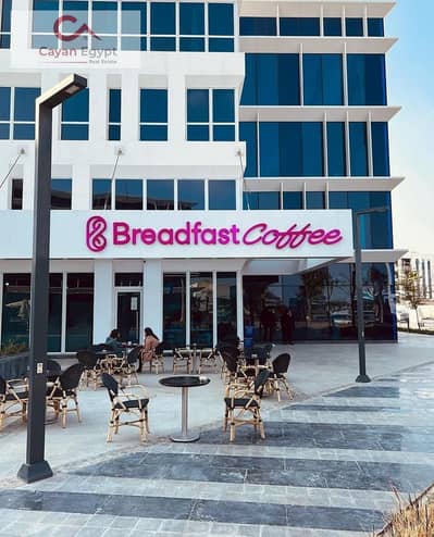 Prime commercial space in Smart Village - Sheikh Zayed with guaranteed investment – ​​Commercial space next to Banks Street with 10% down payment