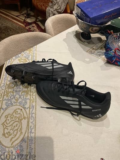 football shoes adidas orginal new  43 1/3