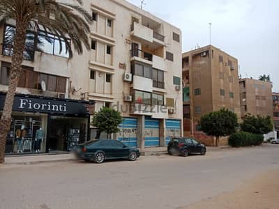 للإيجار ثلاثة محلات متلاصقة تصلح لكافة النشاطات و المشاريع العملاقة