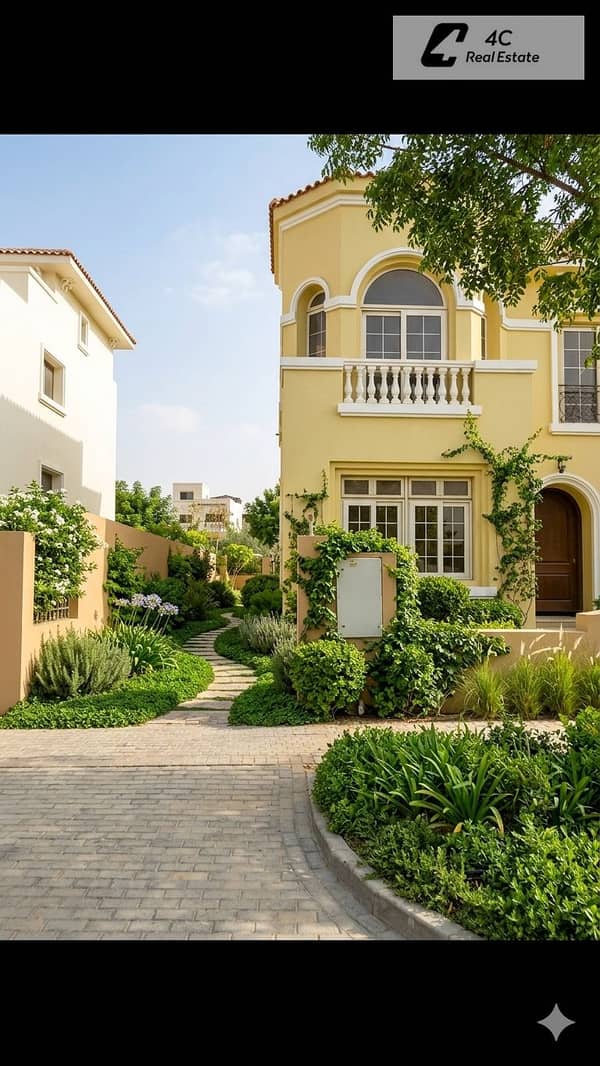 Villa Standalone For Sale 375m 5 bdr ready to move Prime Location View landscape In Hyde Park Fifth Settlement New Cairo Near Mivida