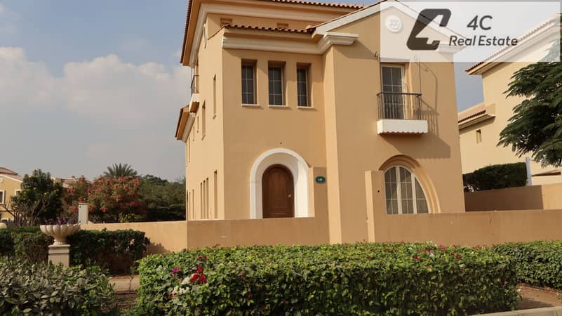 Villa Standalone For Sale 375m 5 bdr ready to move Prime Location View landscape In Hyde Park Fifth Settlement New Cairo Near Mivida