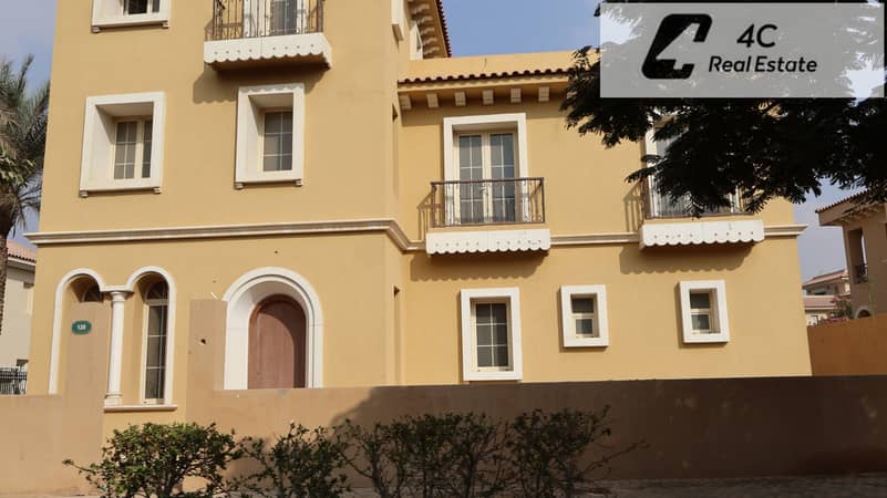 Villa Standalone For Sale 375m 5 bdr ready to move Prime Location View landscape In Hyde Park Fifth Settlement New Cairo Near Mivida