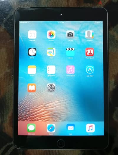 iPad Mini 4 بحالة ممتازة جدًا للبيع