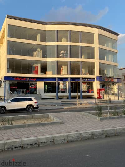 Complete role in a mall in the heart of 6 October City licensed commercial administrative premium finishing suitable for banks hypermarkets major companies and agencies directly from the owner