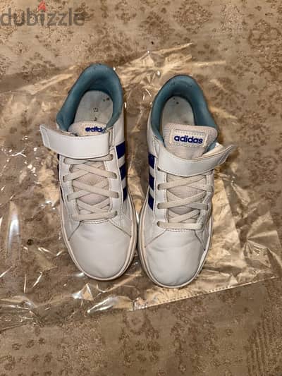 Adidas orginal kids shoes 33 اديداس اورجينال مقاس 33حذاء