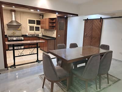شقة مفروشة بالكامل للإيجار في كمبوند حياتي ريزيدنس بتصميم عصري وتشطيب فاخر وموقع مميز داخل الكمبوند