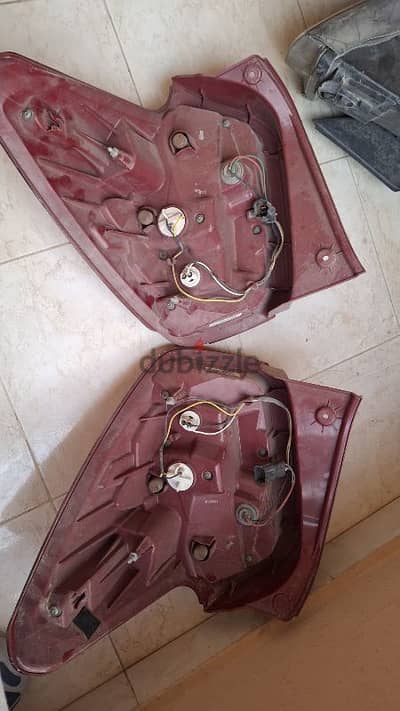 فانوس يمين كشافين خلفى مرايه واخرى