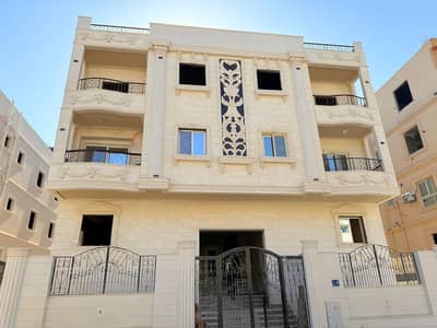 شقة للبيع 200 متر غرب سوميد على شارع النباتات مباشرة استلام فوري بجوار بنزينة طاقة خطوات من المحور المركزي متاح عمل تسهيلات بسعر تجاري فرصة