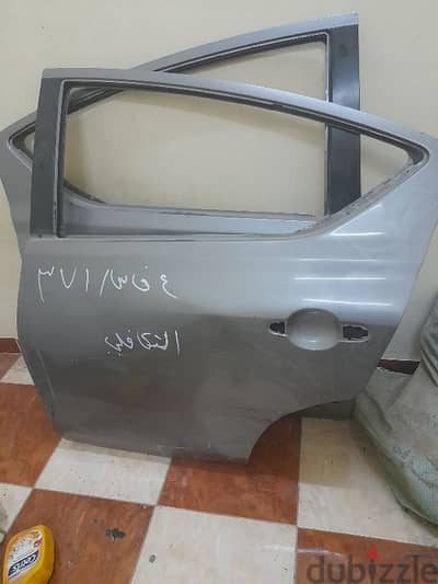 باب سياره نيسان صني