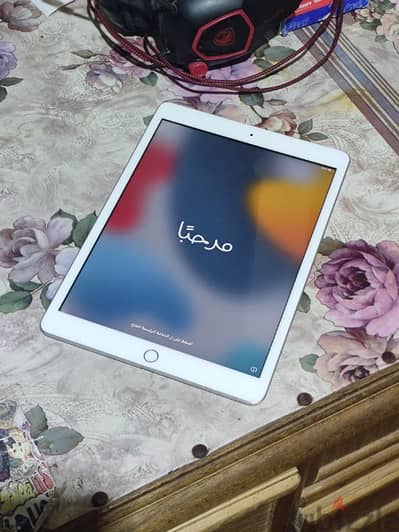 ايباد 7 حاله الزيرو بكرتونته كامله