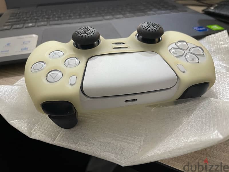 Sony DualSense wireless controller for PS5 White 1