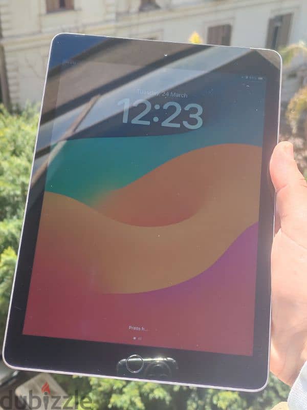 IPad 6th generation 128gb WIfi+Sim 8
