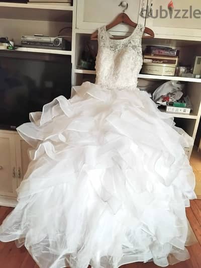 فستان زفاف للبيع مستورد استخدام ساعتين-Wedding dress 4 sale used once