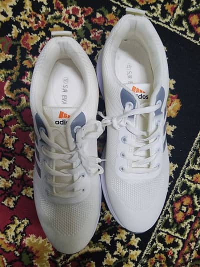sneakers مقلد طبي ٤٥ قالب كبير