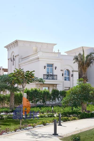 تاون هاوس  للبيع استلام فورى من المالك مباشرة متشطب تشطيب كامل فى ال R 5 العاصمة الإدارية الجديده The new administrative capital in