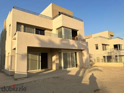 فيلا استلام فوري بكمبوند جولف فيو بجوار نيو جيزة من بالم هيلز
