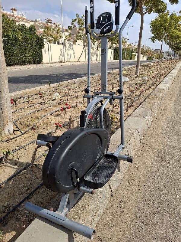 Elliptical cross trainer 1