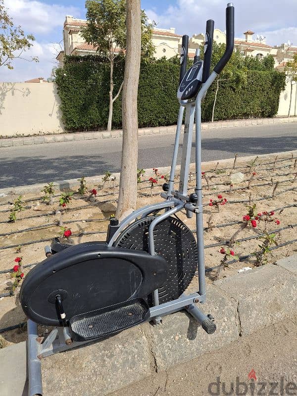 Elliptical cross trainer 3