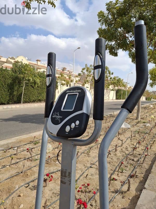 Elliptical cross trainer 4