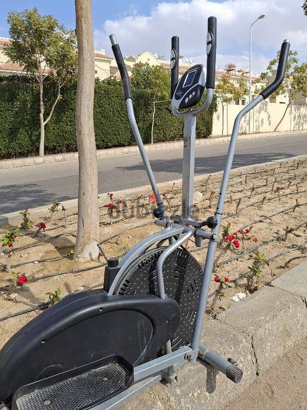 Elliptical cross trainer 5
